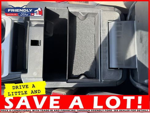 Used 2022 Ford Explorer XLT image 30