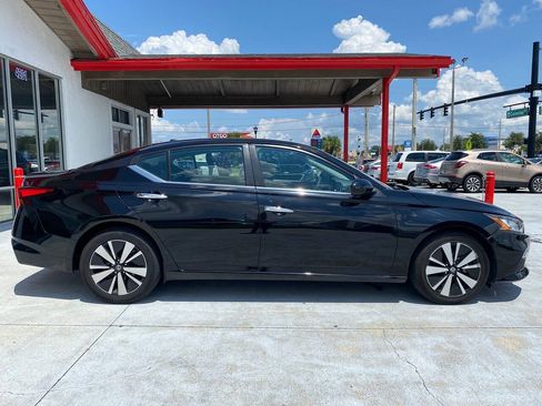 Used 2021 Nissan Altima 2.5 SV FWD image 4