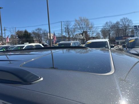 Certified 2025 Jeep Grand Cherokee Altitude image 9