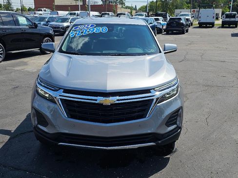 Used 2024 Chevrolet Equinox LT FWD image 2
