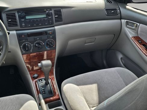 Used 2005 Toyota Corolla LE FWD image 4
