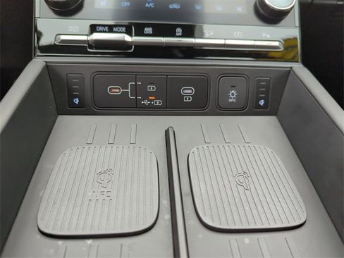 Used 2025 Hyundai Santa Fe Calligraphy image 31