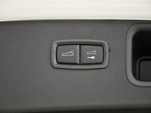 Certified 2026 Porsche Macan AWD/4WD image 59