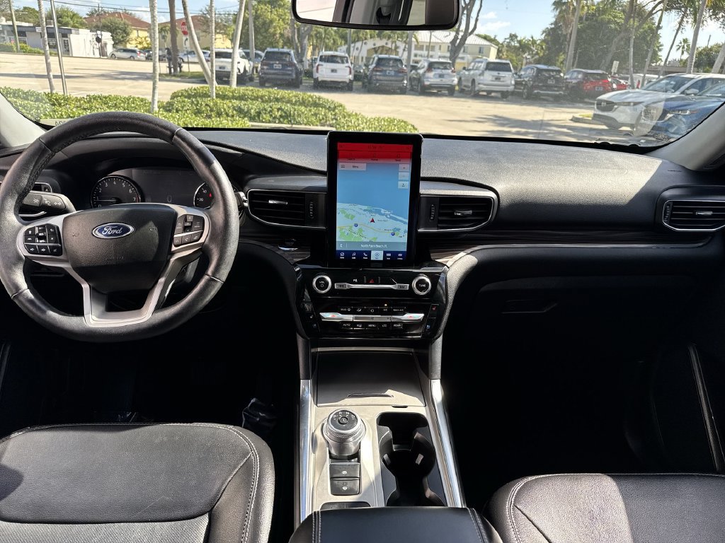 Used 2023 Ford Explorer Limited w/ Limited Technology Package RWD image 14