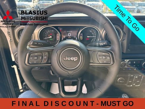Used 2023 Jeep Wrangler Unlimited w/ Cold Weather Group AWD/4WD image 28
