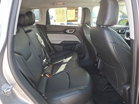 Certified 2022 Jeep Compass Limited image 15