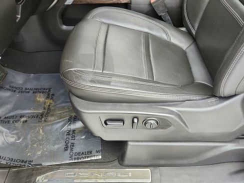 Used 2020 GMC Sierra 3500 Denali w/ Denali Ultimate Package image 34