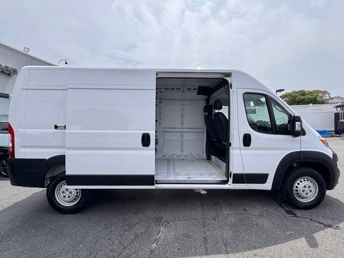 Used 2026 RAM ProMaster 2500 w/ Convenience Group FWD image 10
