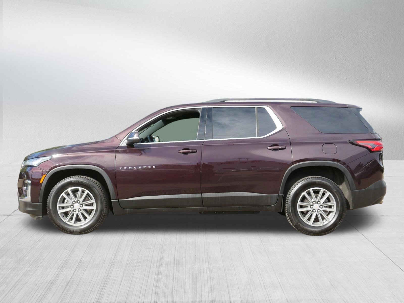 Used 2023 Chevrolet Traverse LT FWD image 4
