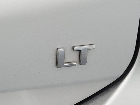 Used 2020 Chevrolet Equinox LT FWD image 9