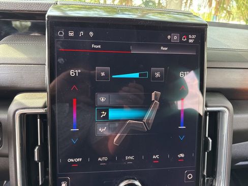Used 2025 GMC Yukon XL Denali AWD/4WD image 44