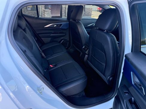 Used 2025 Chevrolet Equinox EV LT image 11