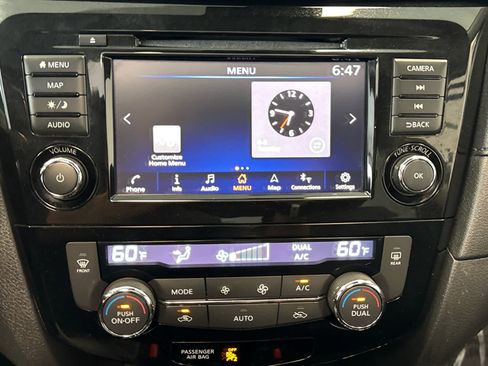 Used 2019 Nissan Rogue SV w/ Sun & Sound Touring Package AWD/4WD image 15