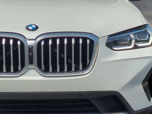 Used 2023 BMW X3 xDrive30i w/ Premium Package AWD/4WD image 5