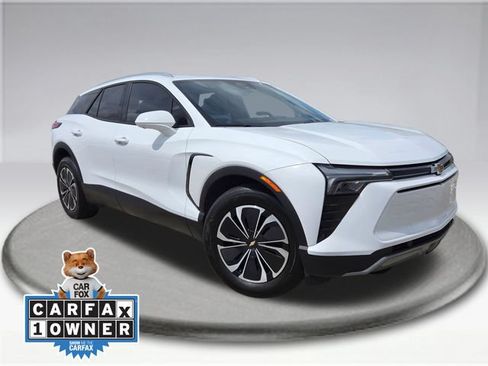 Used 2024 Chevrolet Blazer EV LT AWD/4WD image 2