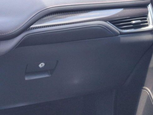 Certified 2022 Cadillac XT4 Sport FWD image 22