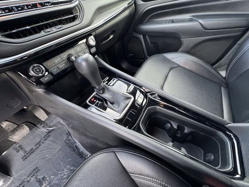 Used 2024 Jeep Compass Limited w/ High Altitude Package image 26