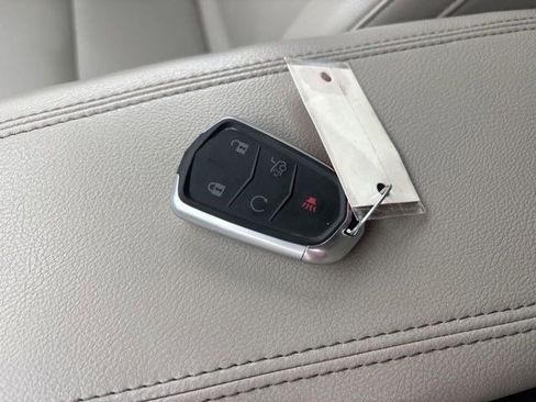 Used 2019 Cadillac XT4 Luxury w/ Cold Weather Package FWD image 49