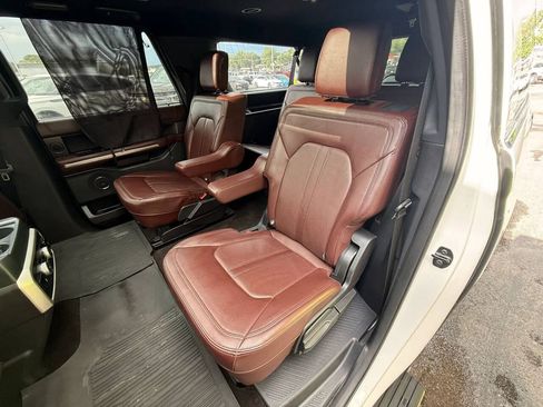 Used 2022 Ford Expedition Max Limited AWD/4WD image 16
