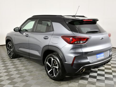 Used 2021 Chevrolet TrailBlazer RS w/ Sun and Liftgate Package image 8