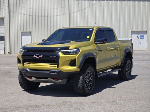 Used 2024 Chevrolet Colorado ZR2 w/ Technology Package AWD/4WD image 3