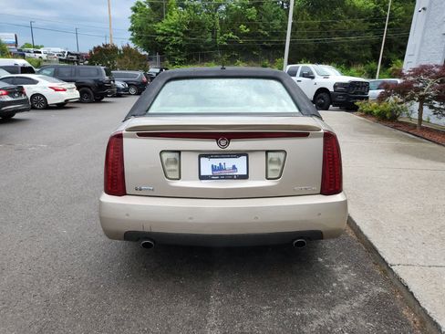 Used 2005 Cadillac STS V8 w/ Preferred Equipment Group AWD/4WD image 4