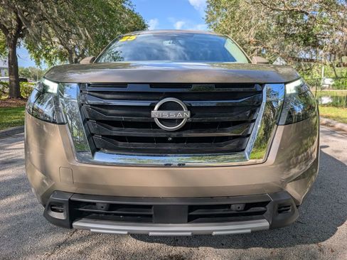 Used 2025 Nissan Pathfinder Platinum w/ Cargo Package image 2