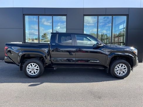 Used 2024 Toyota Tacoma SR5 image 5