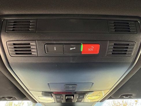 Used 2022 Volkswagen Tiguan SE R-Line image 48