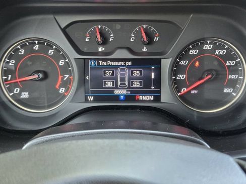 Used 2023 Chevrolet Camaro LT RWD image 17