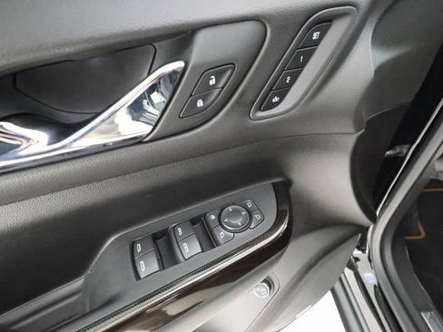 Used 2023 GMC Acadia AT4 w/ Technology Package image 8