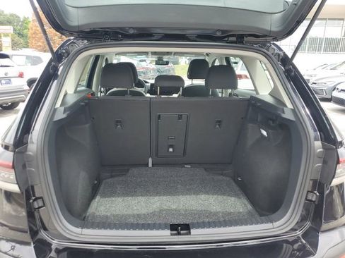 Certified 2025 Volkswagen Taos S FWD image 9