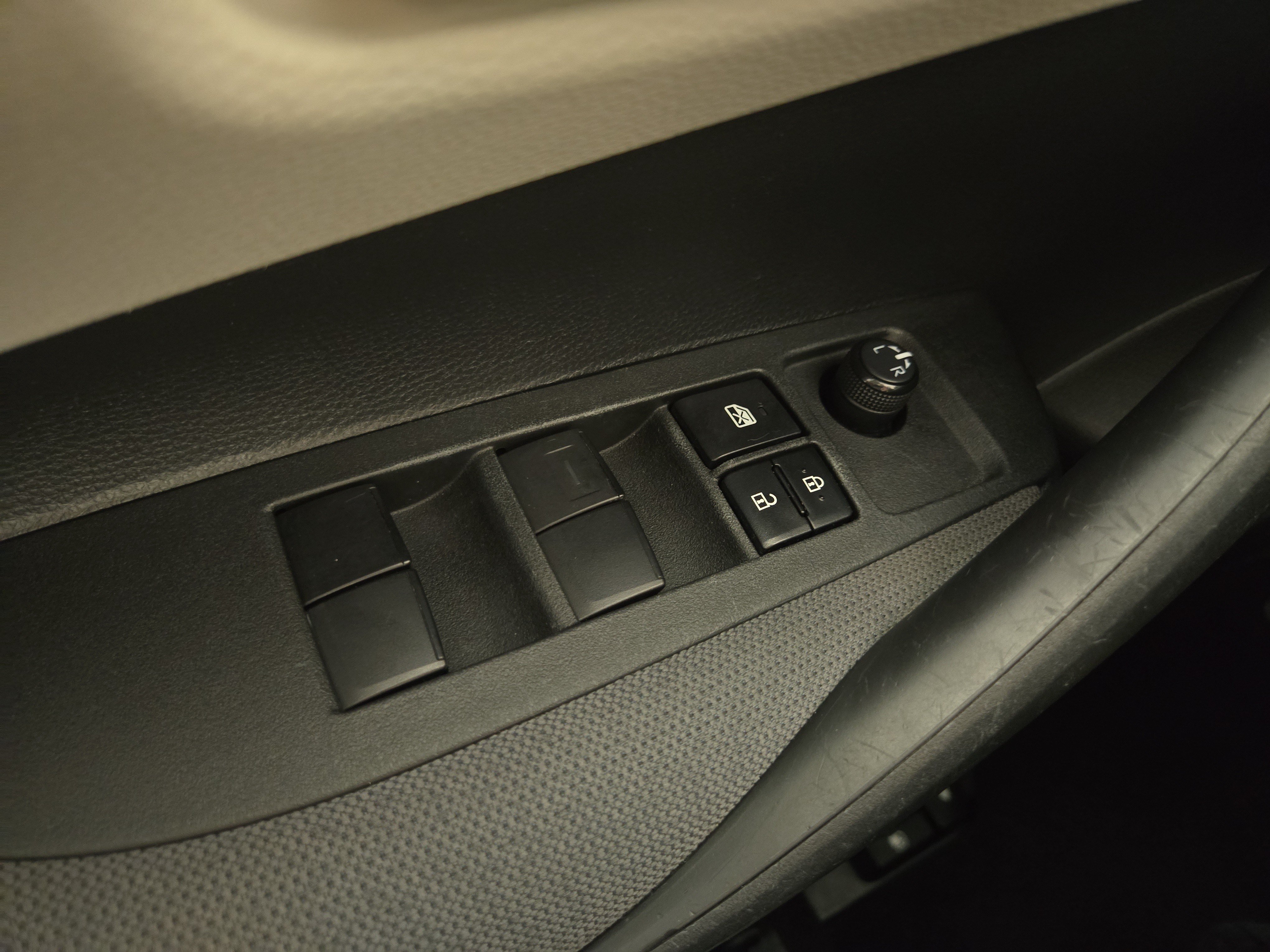 Used 2021 Toyota Corolla LE FWD image 25