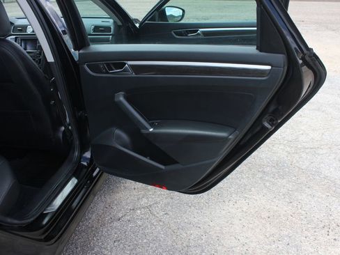 Used 2016 Volkswagen Passat 1.8T SE image 37