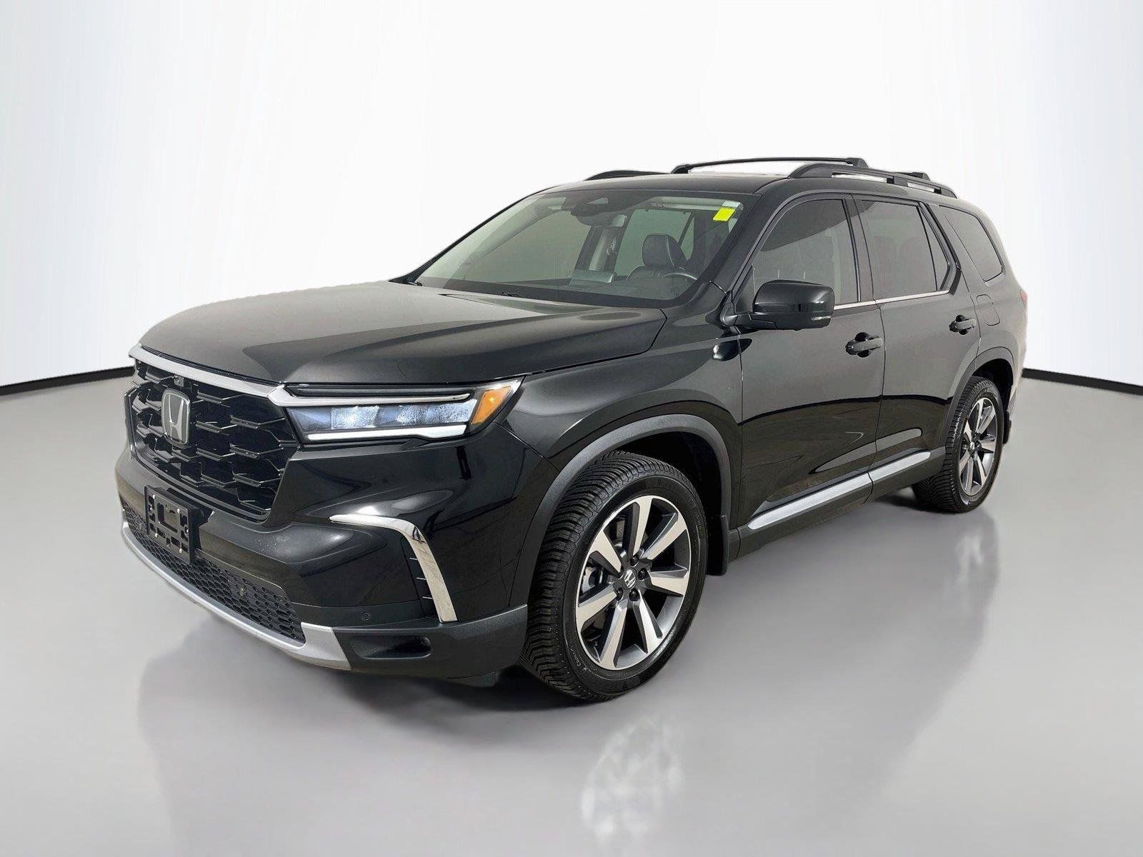 Used 2023 Honda Pilot Elite image 4