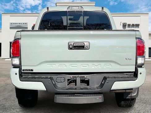 Used 2023 Toyota Tacoma TRD Sport w/ TRD Premium Sport Package image 4