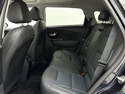 Used 2022 Kia Niro EX Premium image 26