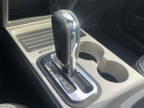 Used 2010 Ford Edge SEL image 31