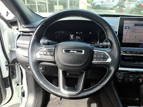 Used 2022 Jeep Compass High Altitude AWD/4WD image 29