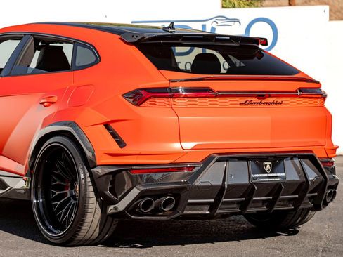 Used 2025 Lamborghini Urus SE AWD/4WD image 10