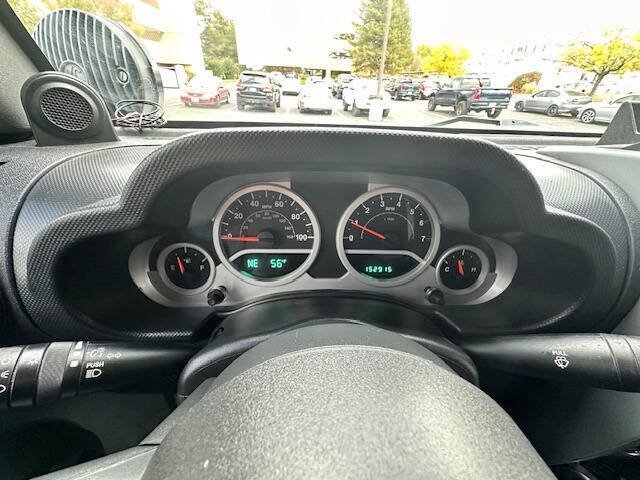 Used 2010 Jeep Wrangler Unlimited Sport AWD/4WD image 15