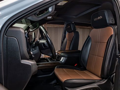 Used 2024 Chevrolet Silverado 2500 High Country w/ High Country Premium Package image 23