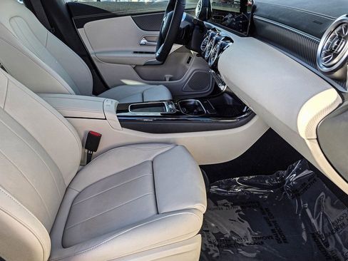 New 2025 Mercedes-Benz C 300 4MATIC Sedan image 41