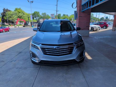 Used 2024 Chevrolet Equinox Premier AWD/4WD image 11