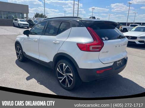 Used 2021 Volvo XC40 T5 R-Design w/ Advanced Package AWD/4WD image 9
