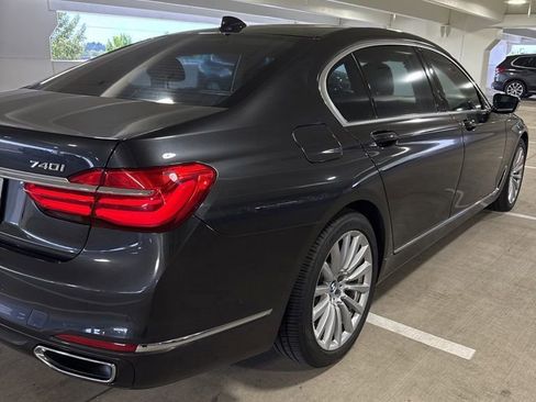 Used 2017 BMW 740i xDrive AWD/4WD image 4