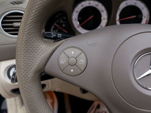 Used 2009 Mercedes-Benz SL 550 image 26