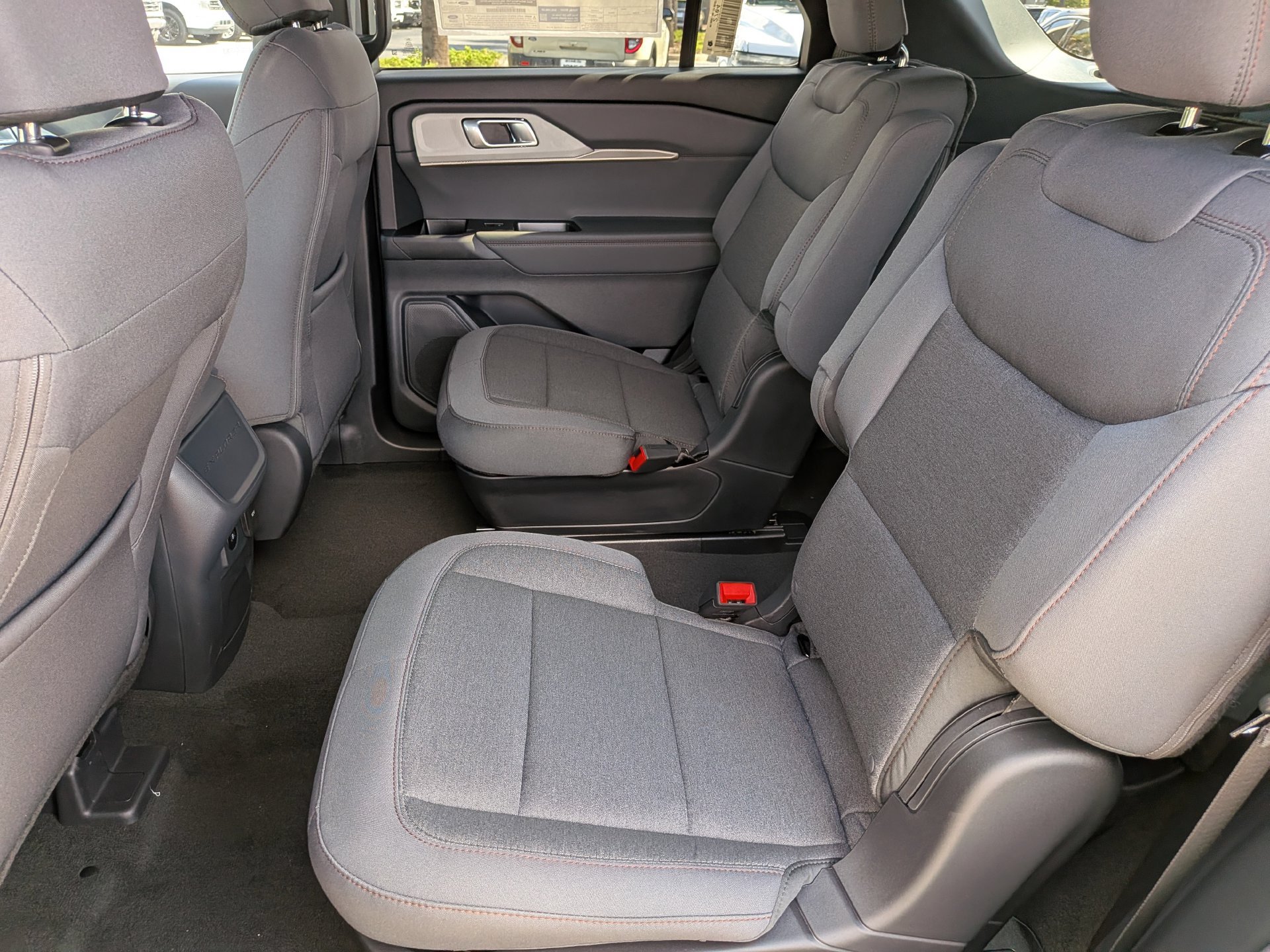 New 2027 Ford Explorer Active RWD image 14