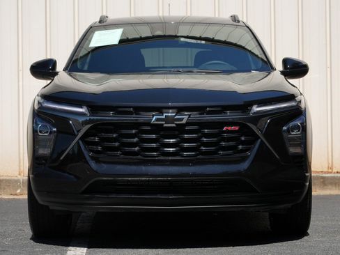 Used 2025 Chevrolet Trax RS FWD image 6