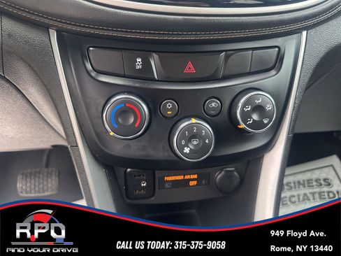 Used 2019 Chevrolet Trax LT w/ Driver Confidence Package AWD/4WD image 13